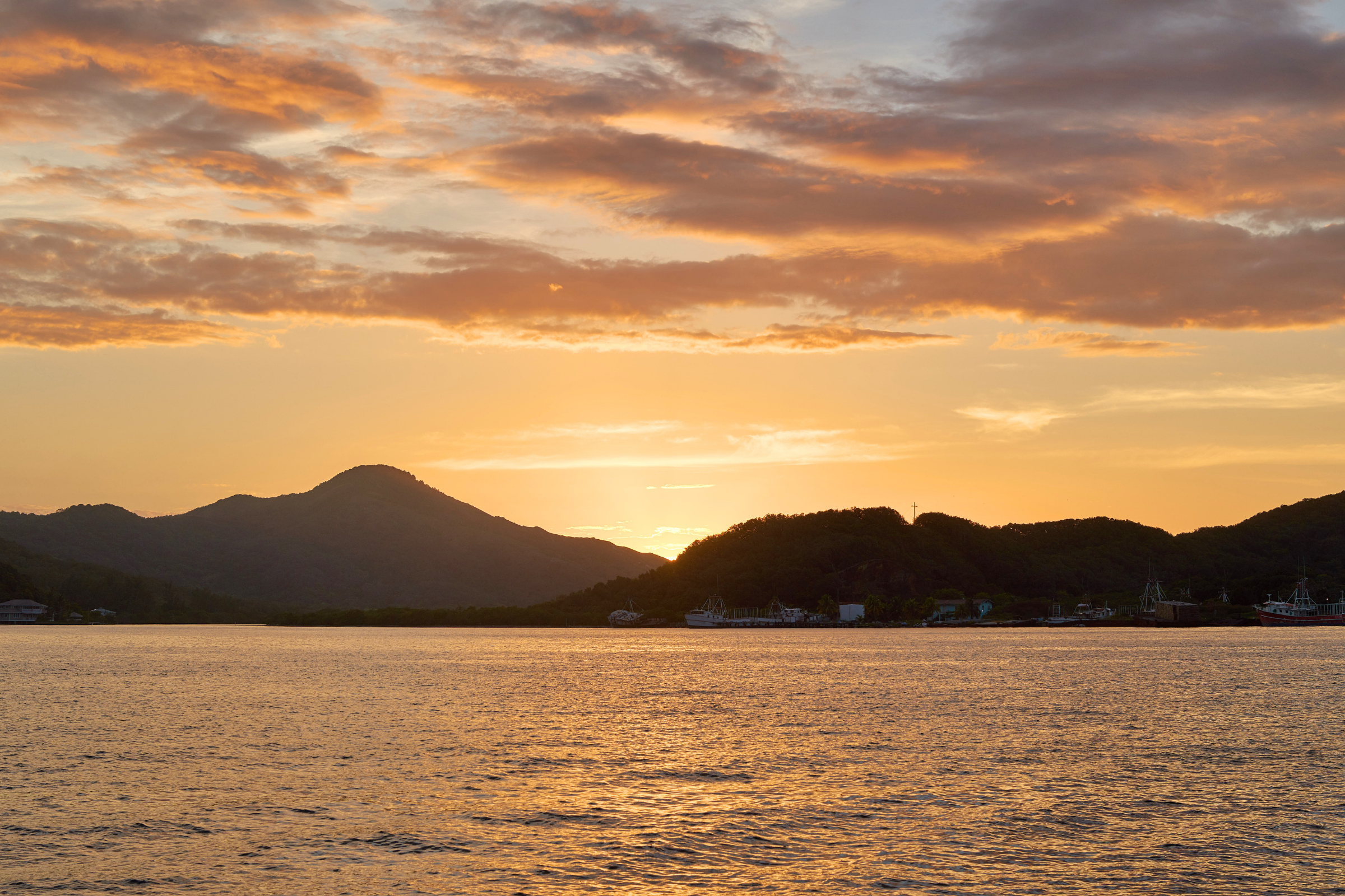 20 guanaja, bay of islands.webp